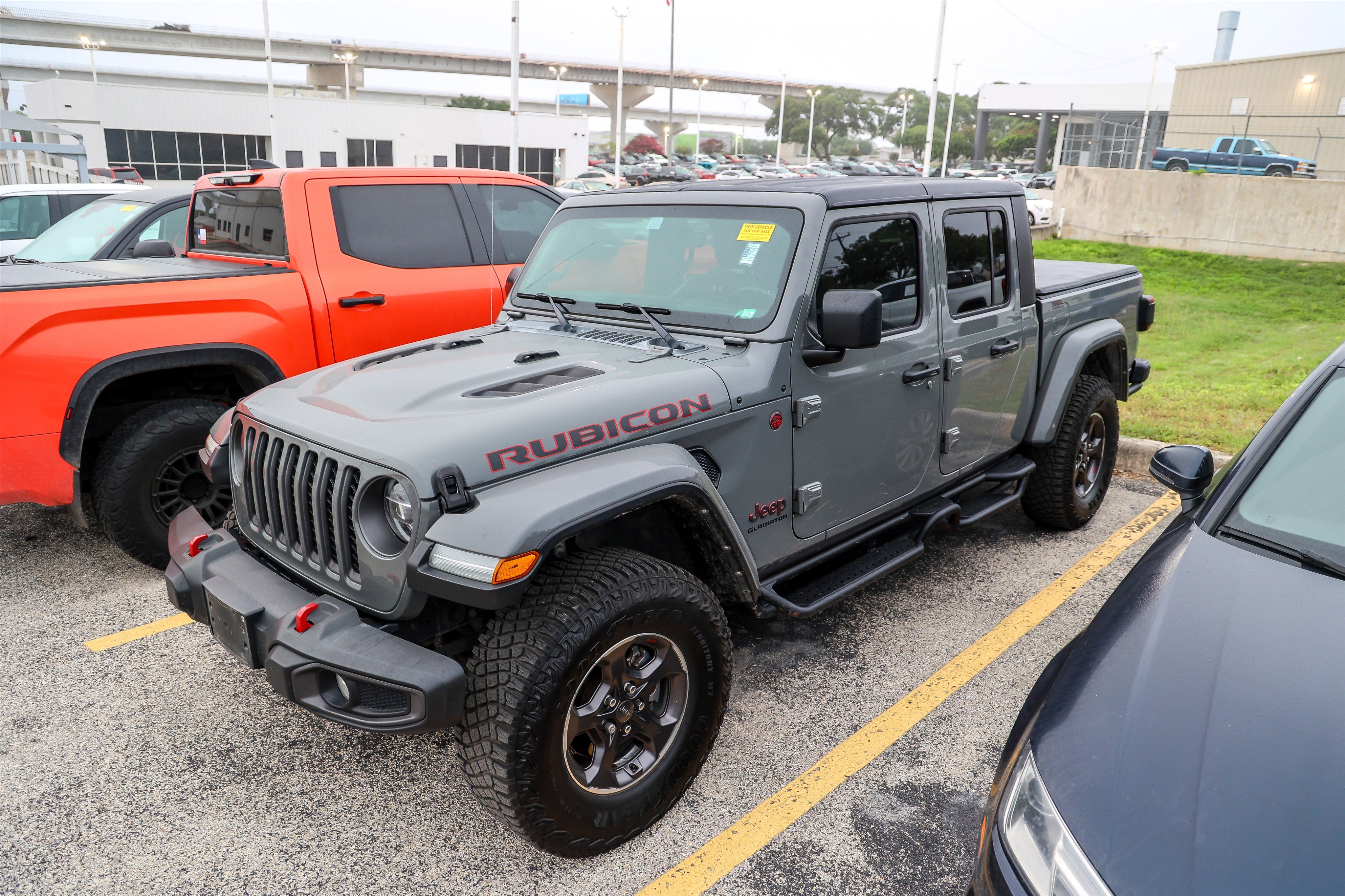 Used 2022 Jeep Gladiator Rubicon w/ LED Lighting Group AWD/4WD image 3