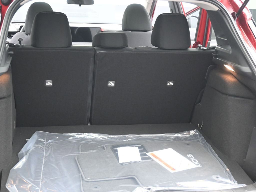 New 2026 Nissan Kicks SV w/ SV Premium Package image 18