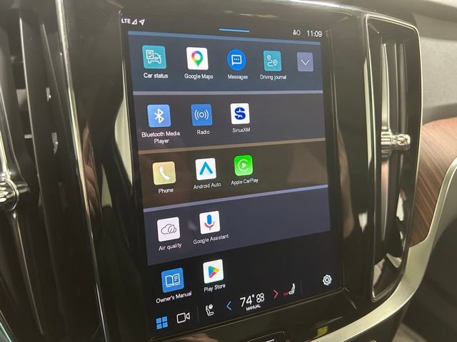 Used 2025 Volvo V60 B5 Cross Country Plus image 18