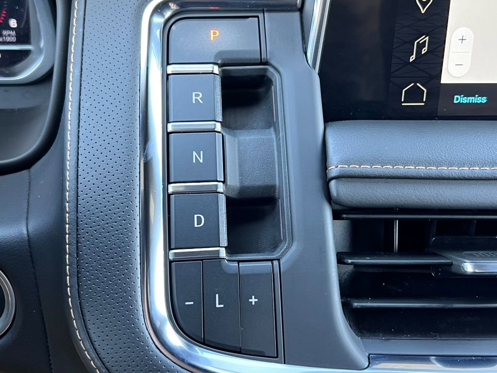 Used 2023 GMC Yukon XL AT4 w/ AT4 Premium Plus Package AWD/4WD image 32