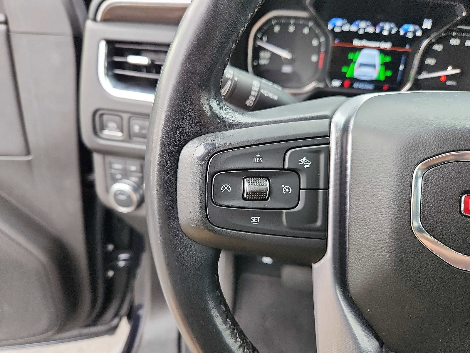 Used 2021 GMC Yukon SLE image 20