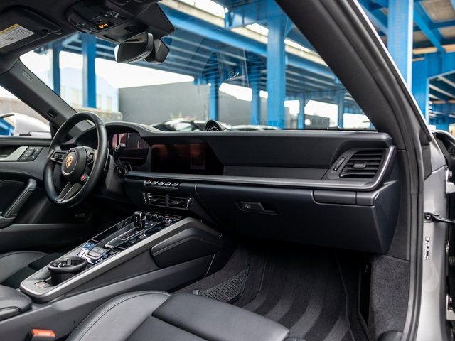 Certified 2025 Porsche 911 Carrera image 32