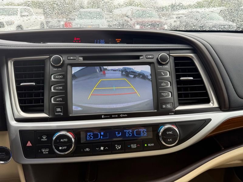 Used 2017 Toyota Highlander Limited AWD/4WD image 14