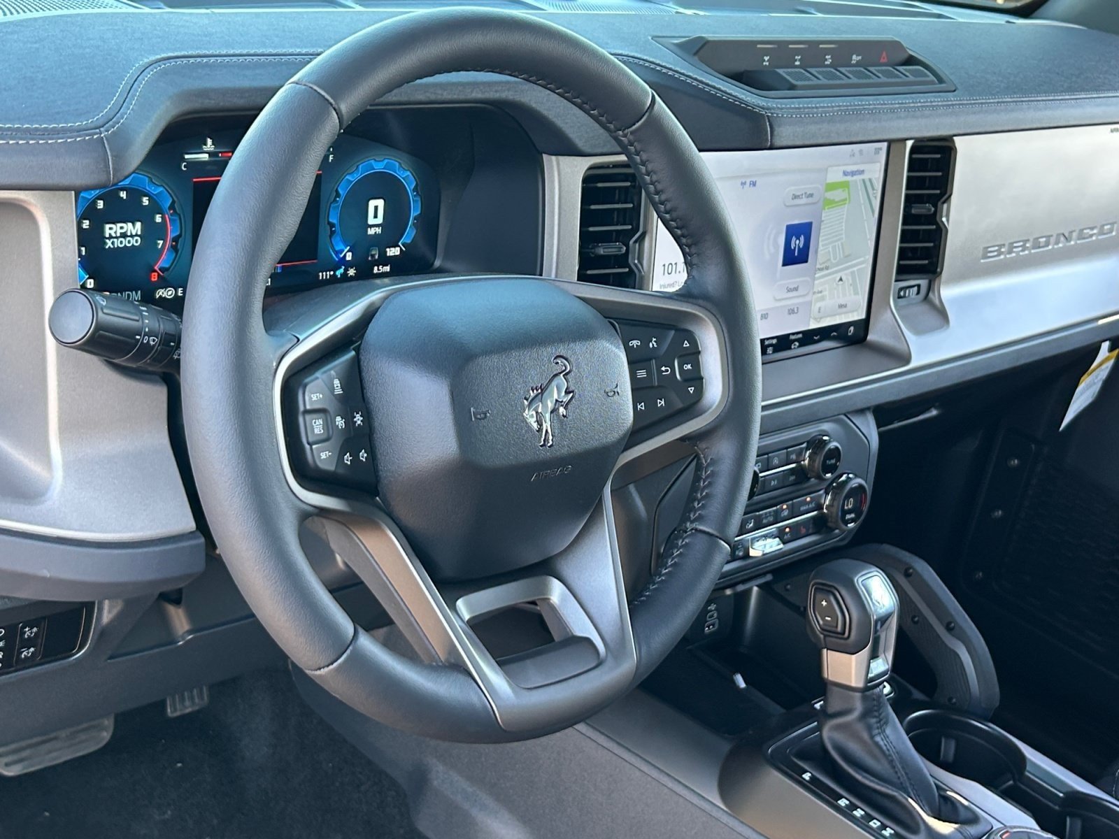 New 2026 Ford Bronco Outer Banks w/ Sasquatch Package AWD/4WD image 9