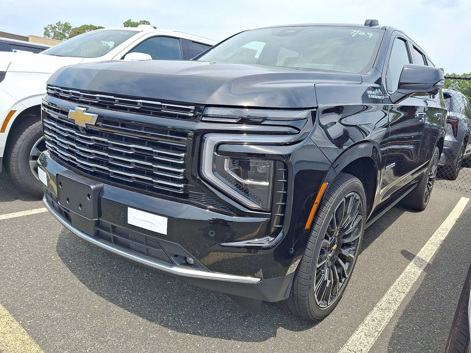 New 2026 Chevrolet Tahoe High Country AWD/4WD image 3
