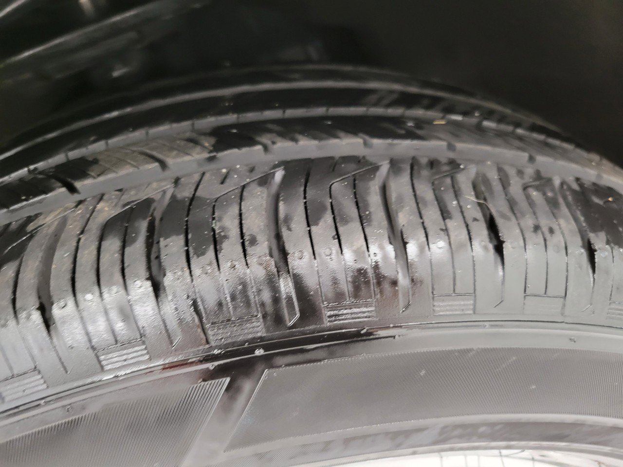 Used 2023 Ford Explorer XLT w/ Equipment Group 202A image 6