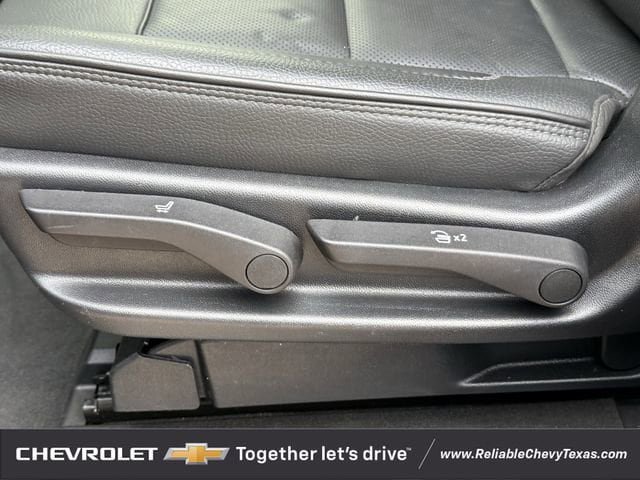 Used 2021 GMC Yukon Denali w/ Advanced Technology Package AWD/4WD image 34