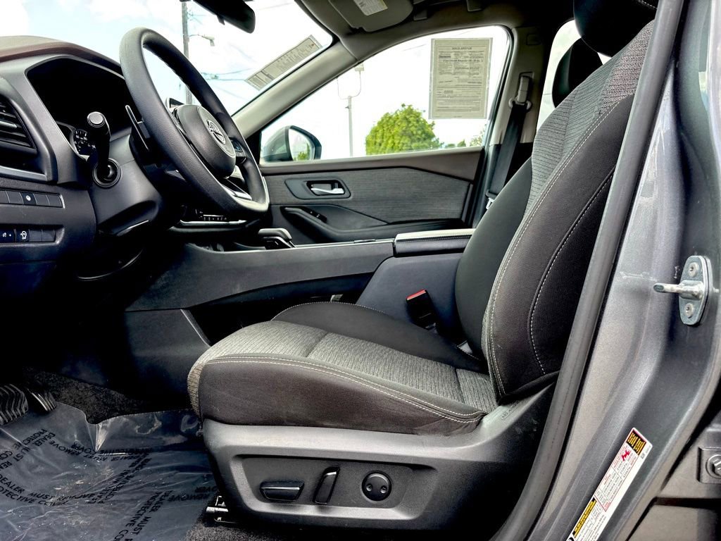 Used 2023 Nissan Rogue SV image 14