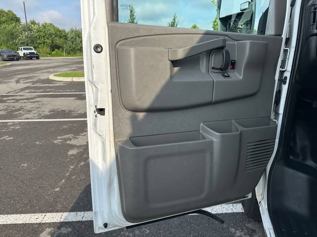 Used 2016 GMC Savana 3500 RWD image 13