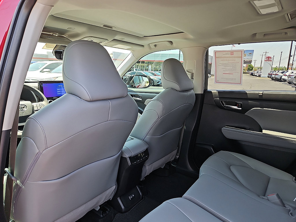 Certified 2026 Toyota Highlander XLE AWD/4WD image 9