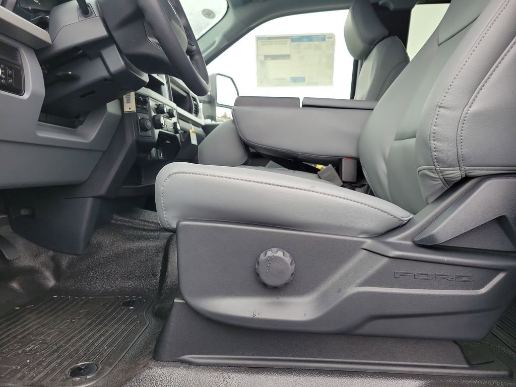 New 2026 Ford F450 XL w/ XL Chrome Package image 20