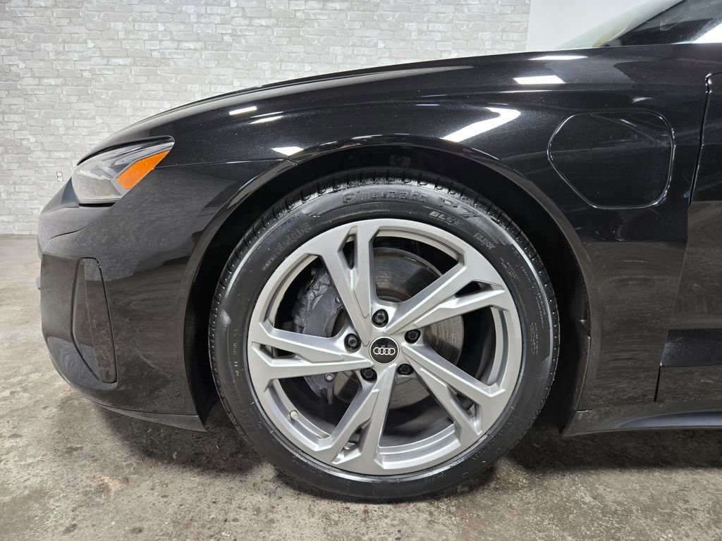 Used 2022 Audi e-tron GT Premium Plus image 56