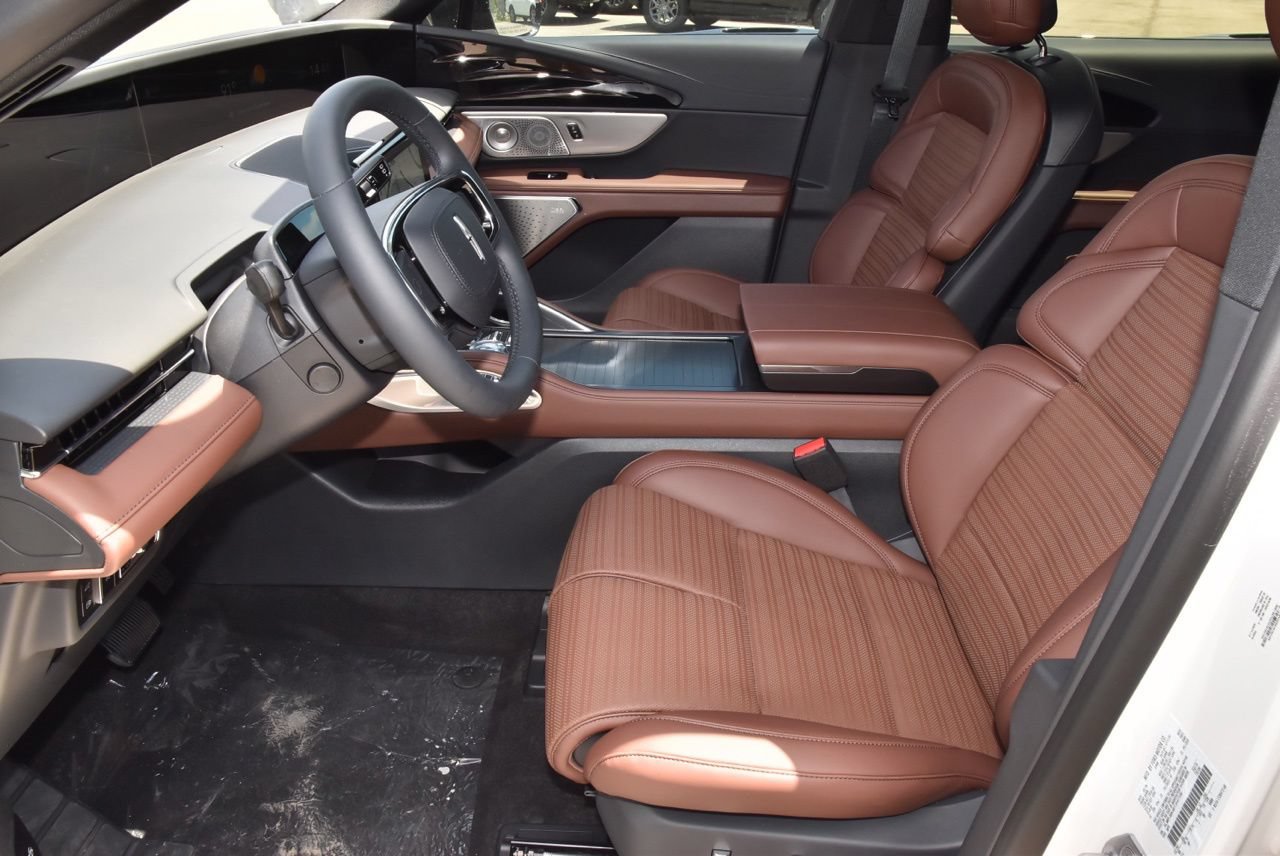New 2026 Lincoln Nautilus Reserve AWD/4WD image 13