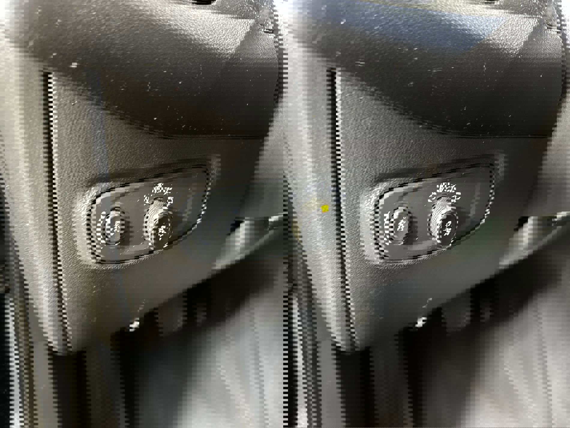 Used 2020 Chevrolet Equinox LT image 54