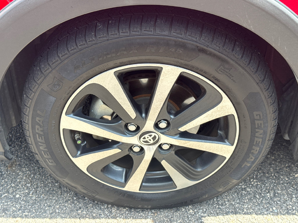 Used 2019 Toyota Prius C FWD image 11