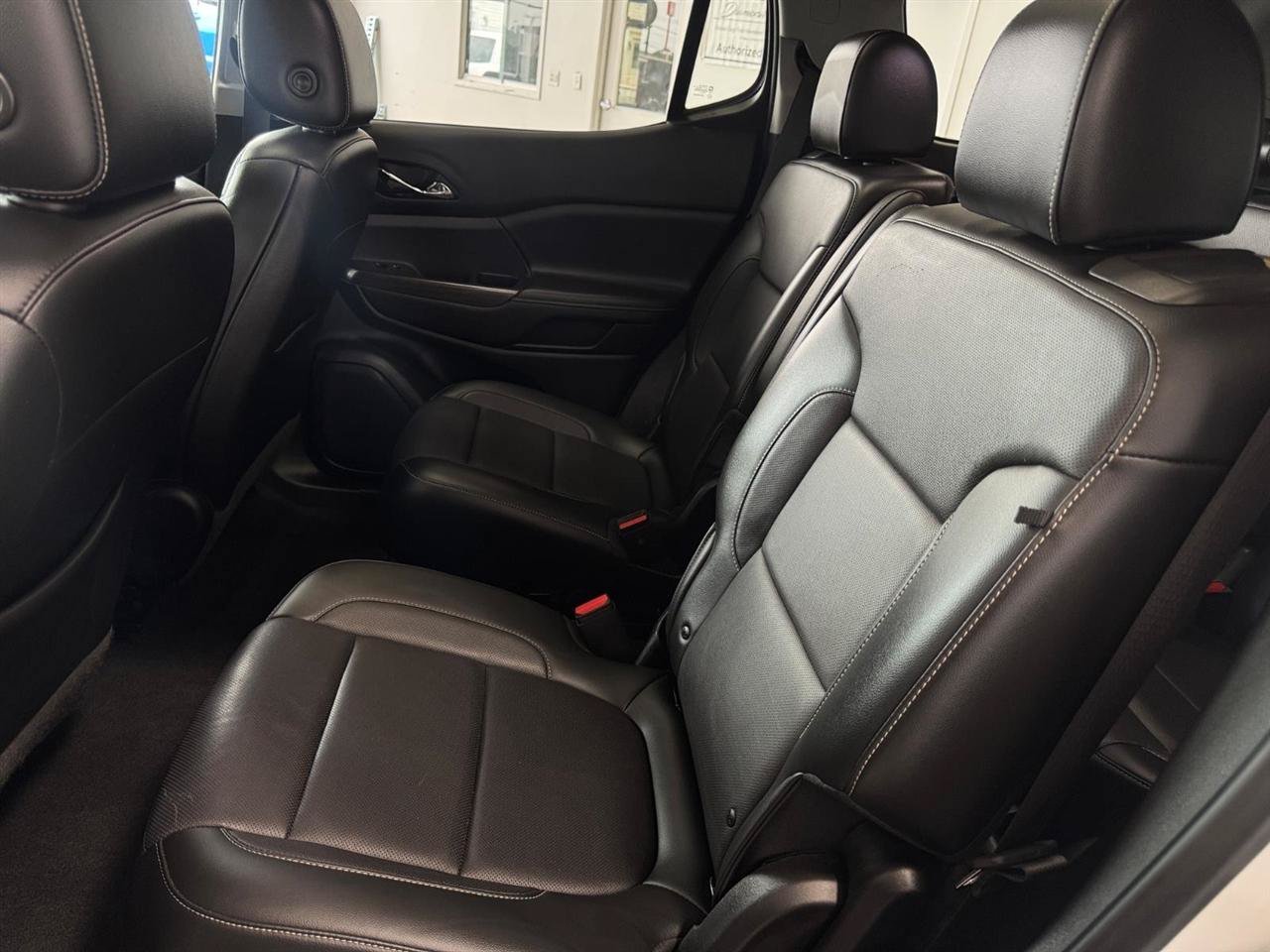 Used 2020 GMC Acadia SLT w/ Trailering Package AWD/4WD image 8