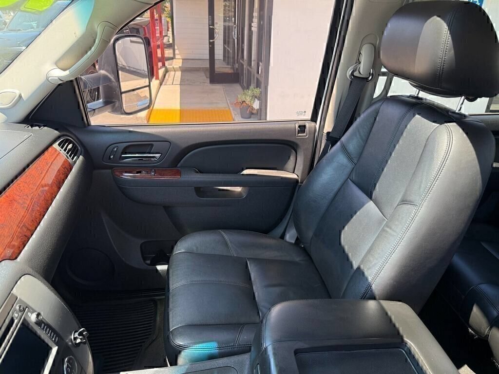 Used 2010 GMC Sierra 2500 SLT w/ SLT Convenience Package AWD/4WD image 11