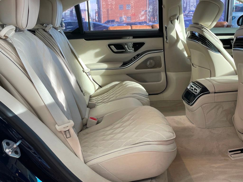 Used 2023 Mercedes-Benz S 580e 4MATIC Sedan w/ AMG Line image 27