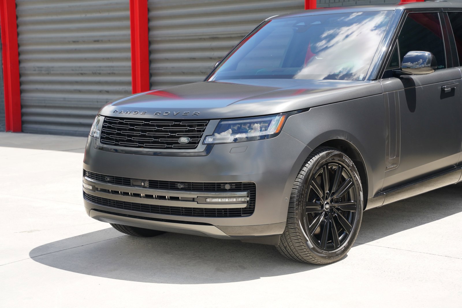 Used 2023 Land Rover Range Rover Autobiography AWD/4WD image 2