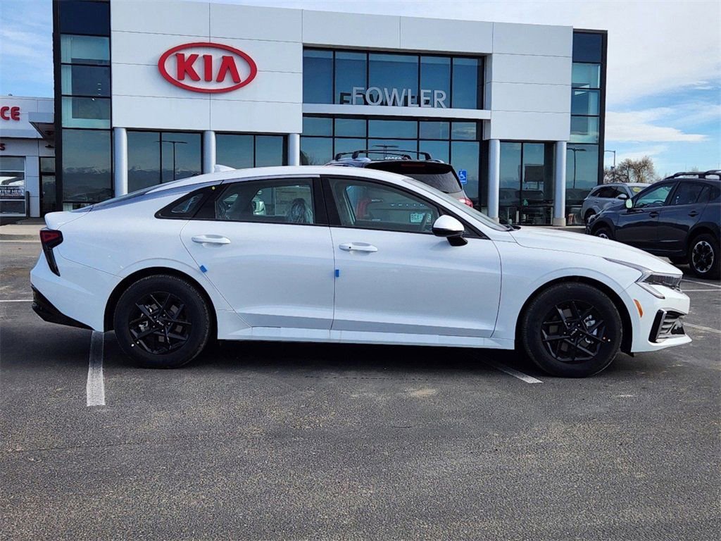 New 2025 Kia K5 LXS image 2