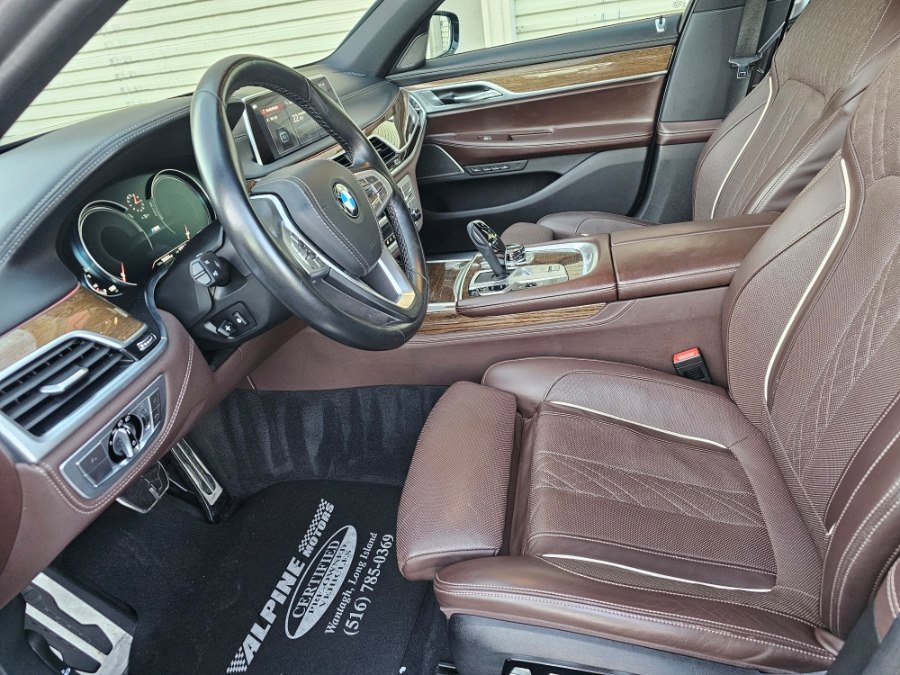 Used 2019 BMW 750i xDrive w/ Executive Package image 6