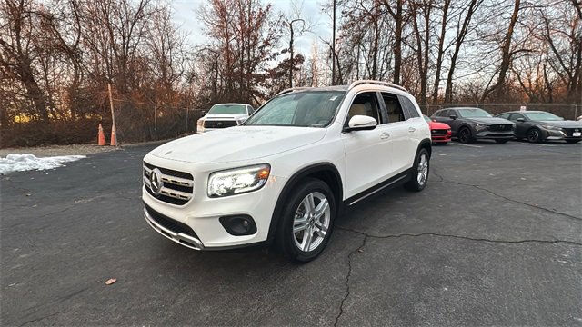 Used 2022 Mercedes-Benz GLB 250 4MATIC image 2
