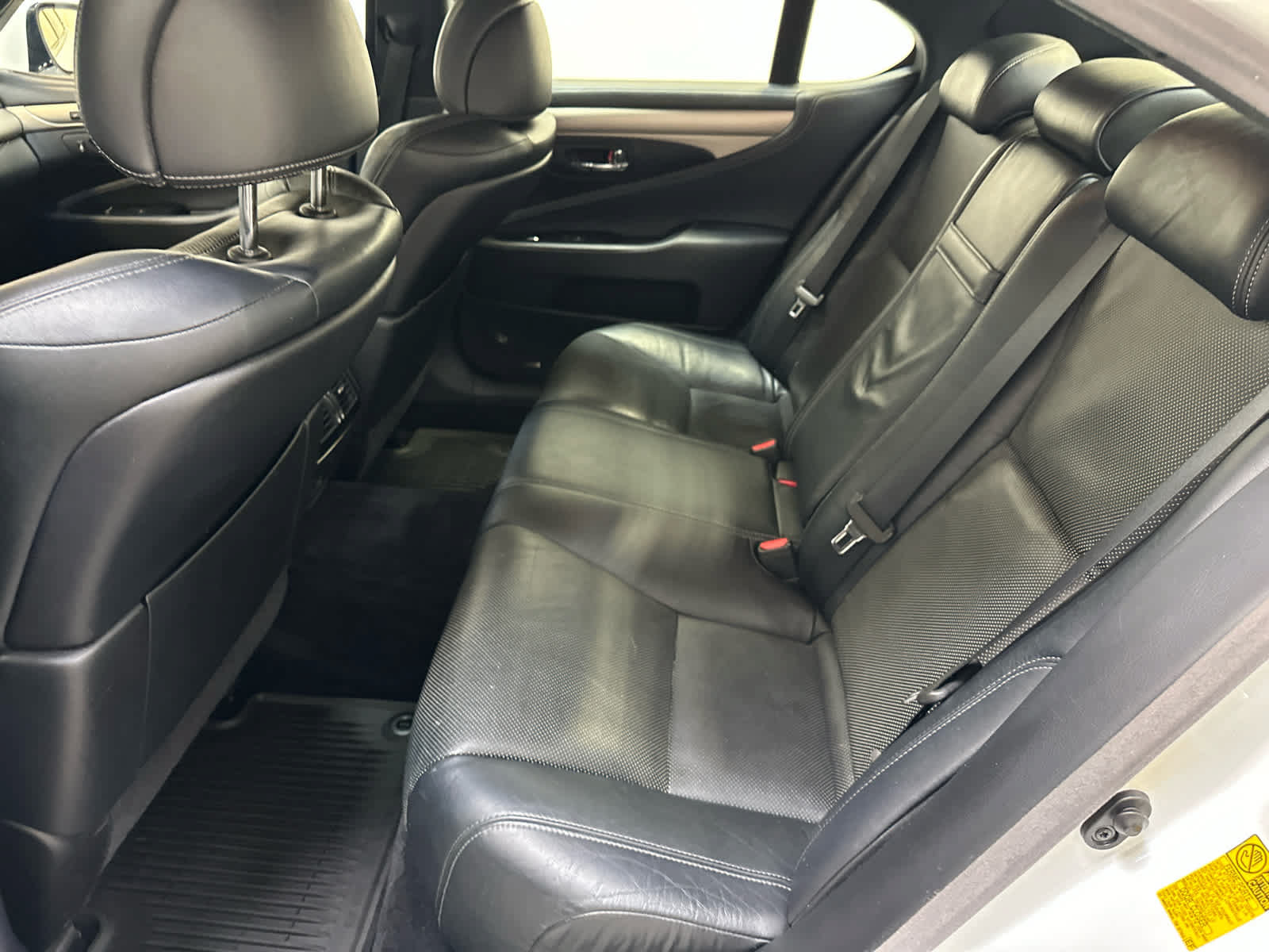 Used 2013 Lexus LS 460 AWD w/ F-Sport Pkg image 23