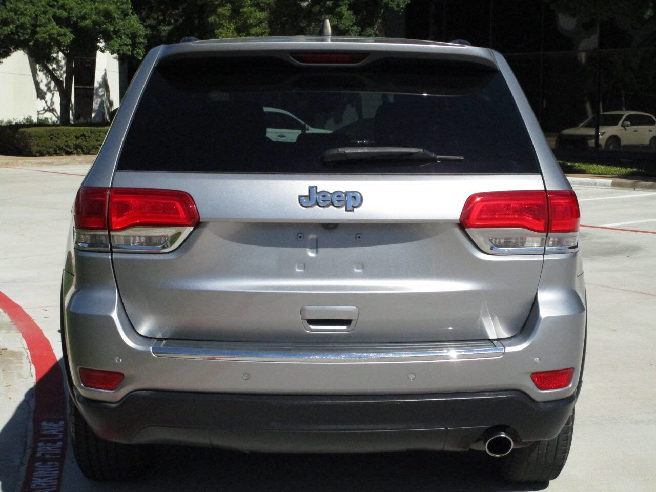 Used 2017 Jeep Grand Cherokee Laredo RWD image 6