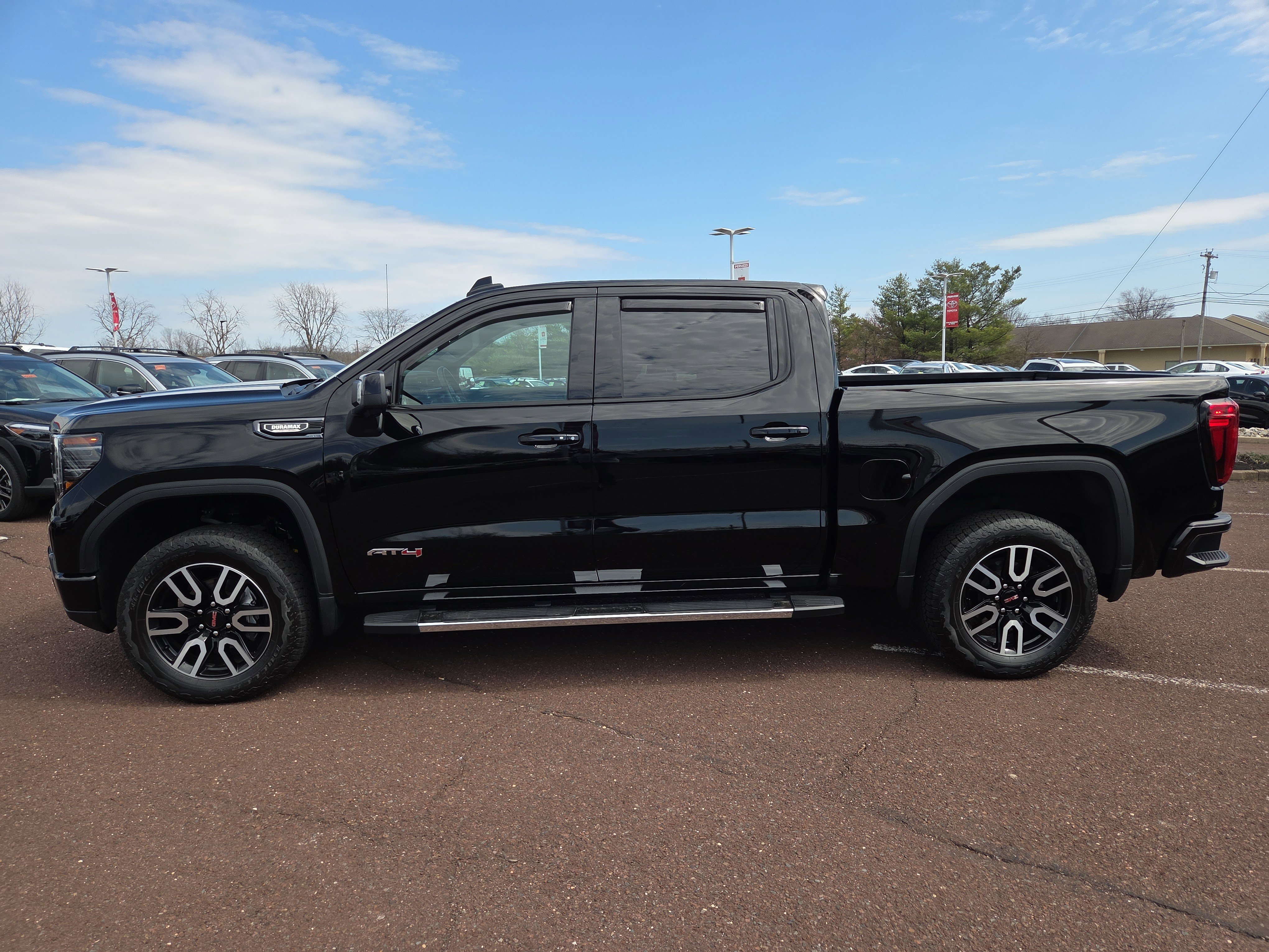 Used 2024 GMC Sierra 1500 AT4 w/ Technology Package image 6