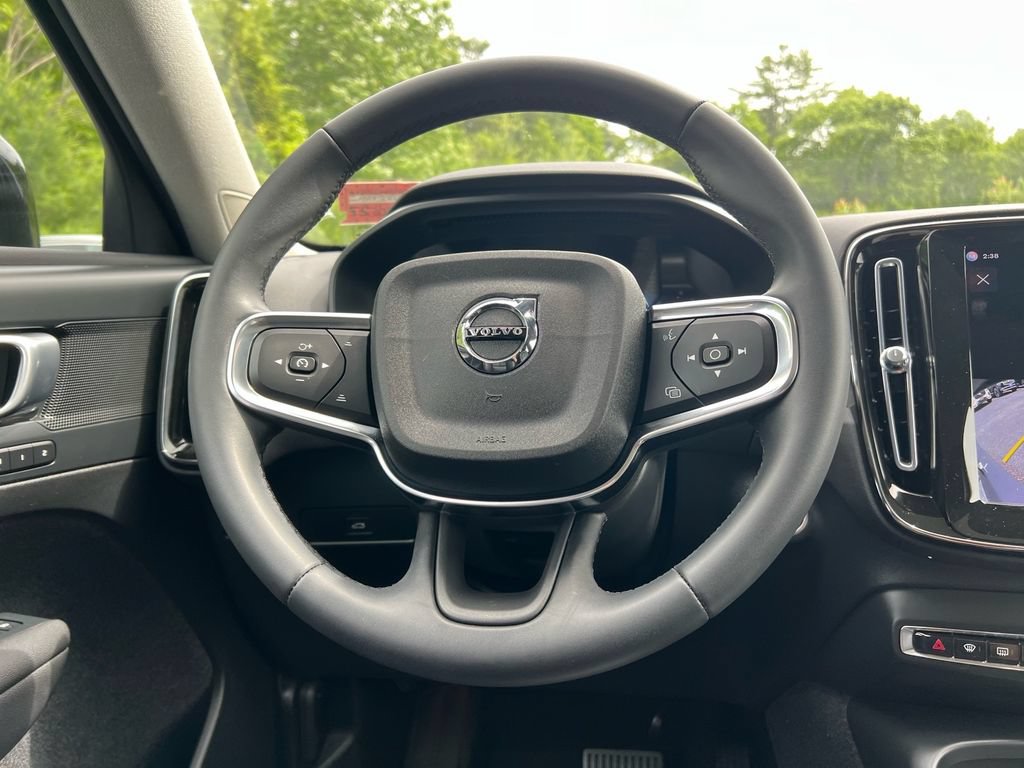 Certified 2023 Volvo XC40 B5 Plus w/ Driver Assist Package AWD/4WD image 23