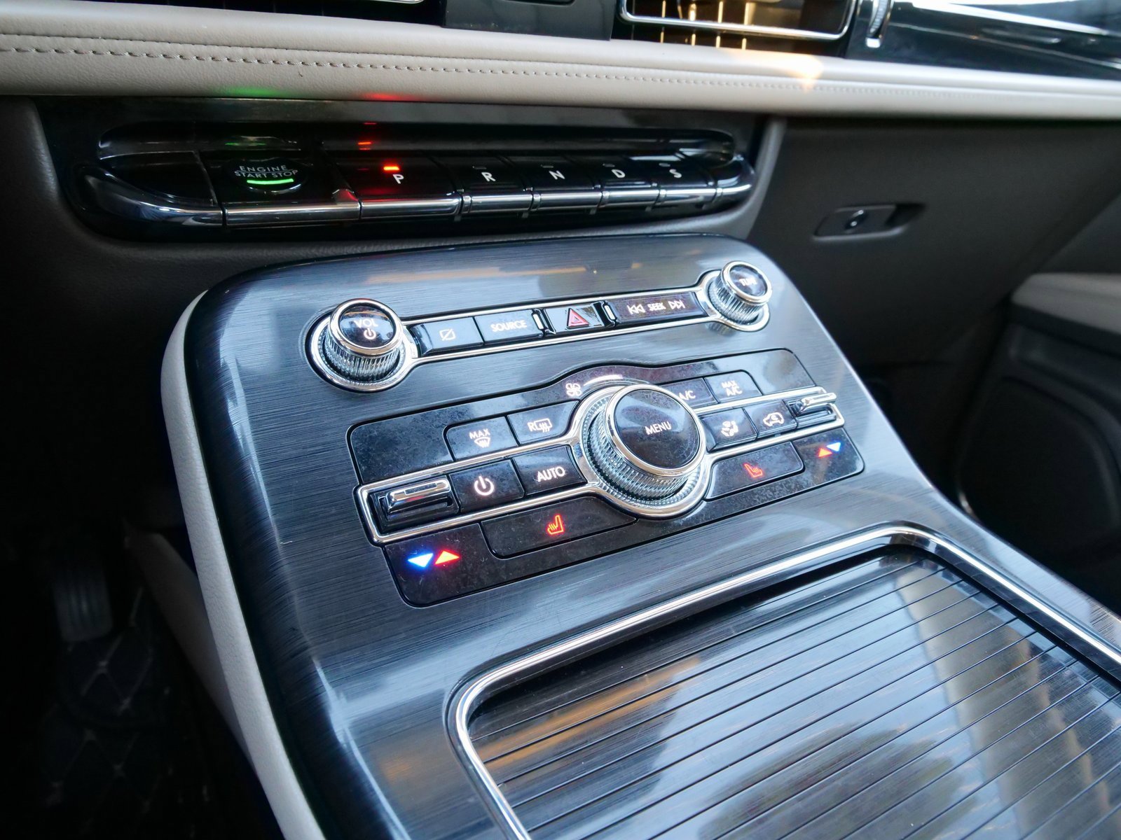 Used 2021 Lincoln Nautilus FWD w/ Equipment Group 101A image 25