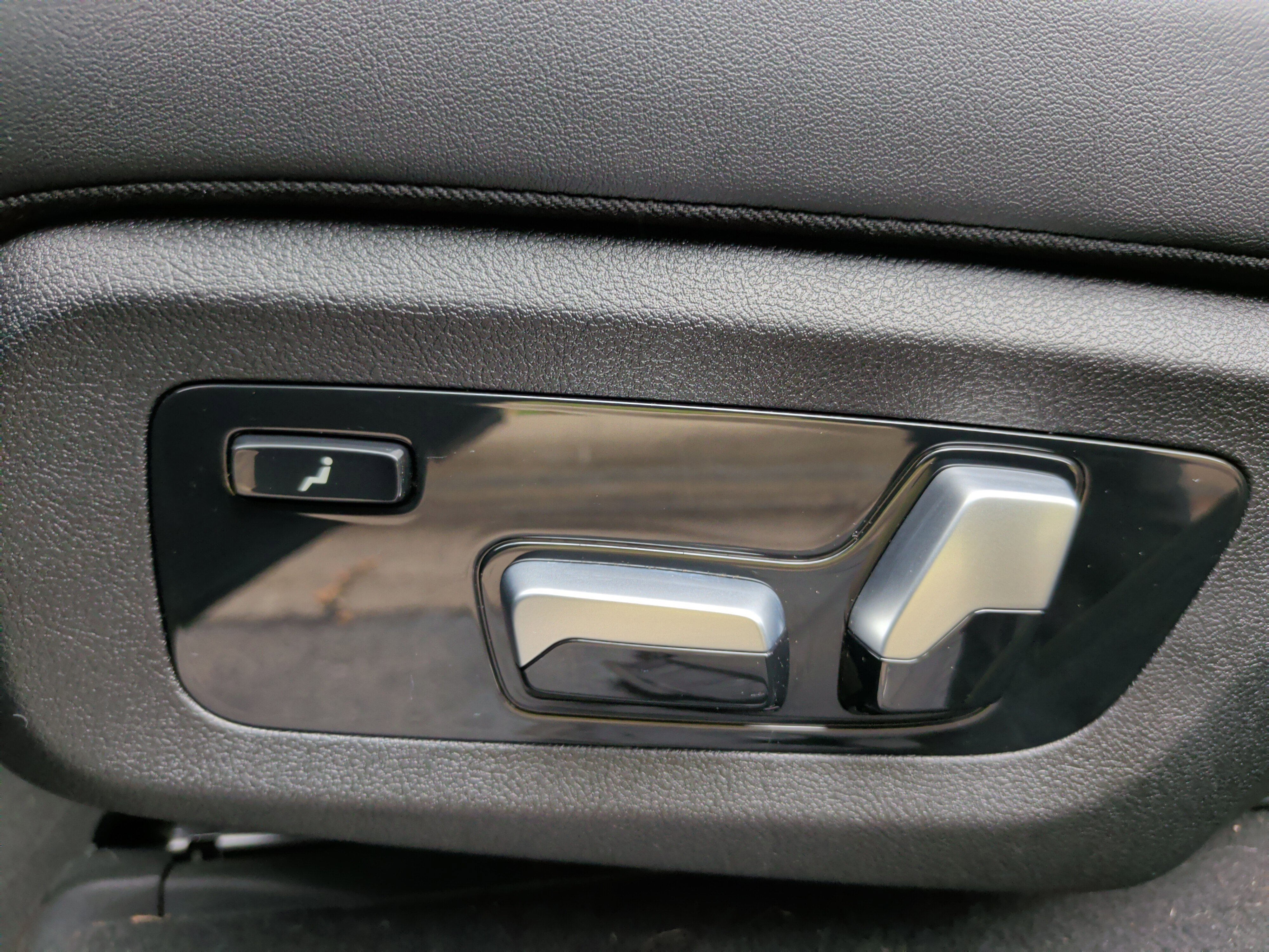 Certified 2024 BMW X7 xDrive40i image 37