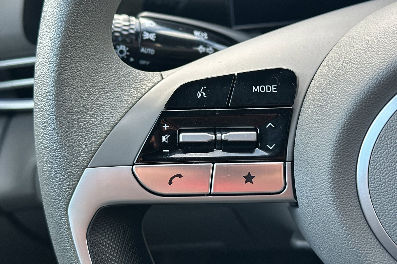 Used 2024 Hyundai Elantra SEL image 27