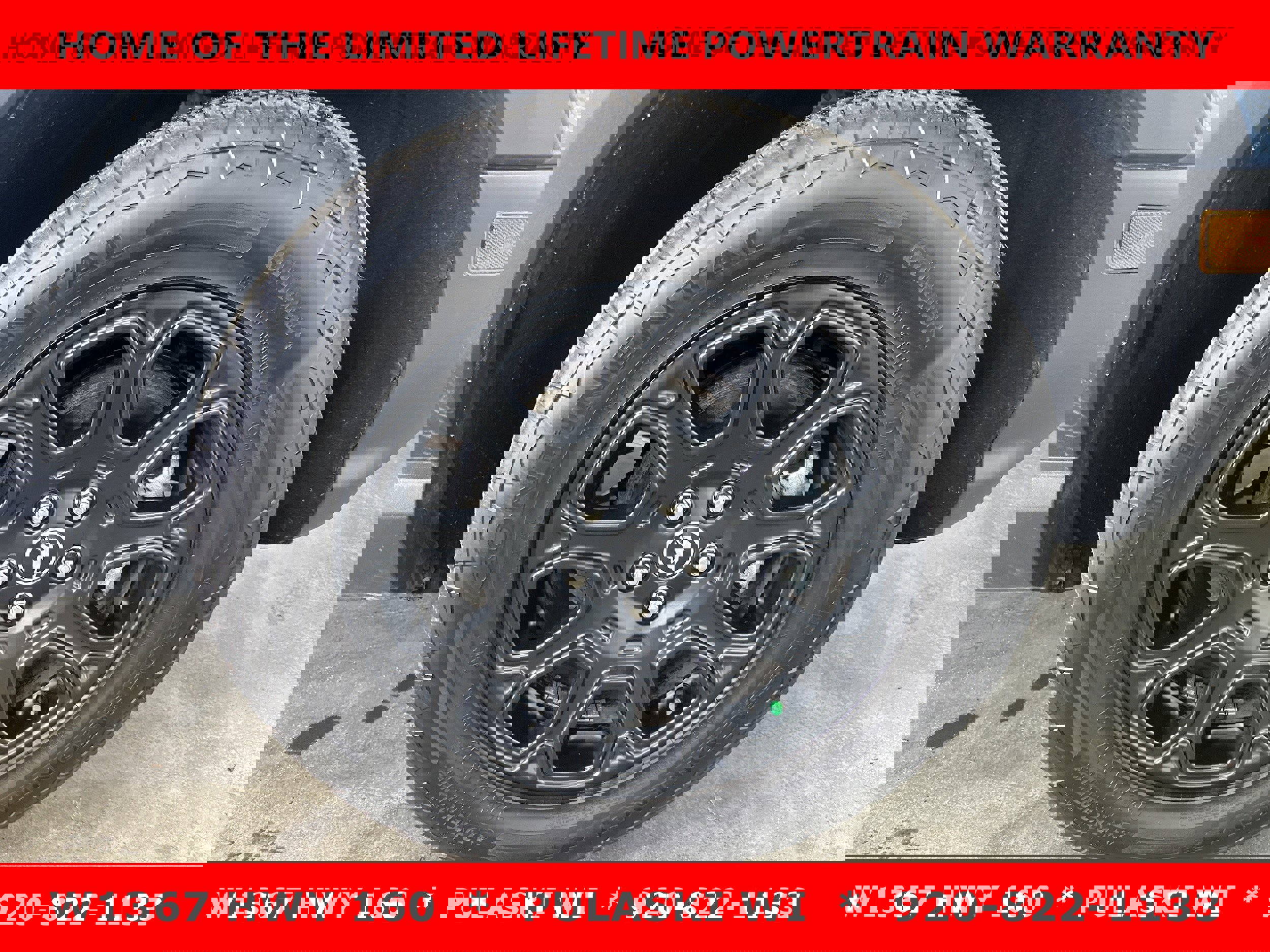 Used 2025 Ford Bronco Sport Badlands image 2