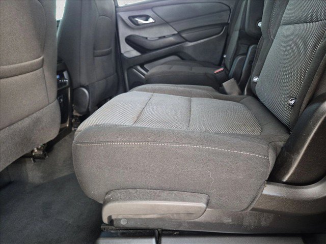 Used 2023 Chevrolet Traverse LT FWD image 17