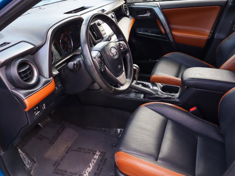 Used 2016 Toyota RAV4 SE image 10