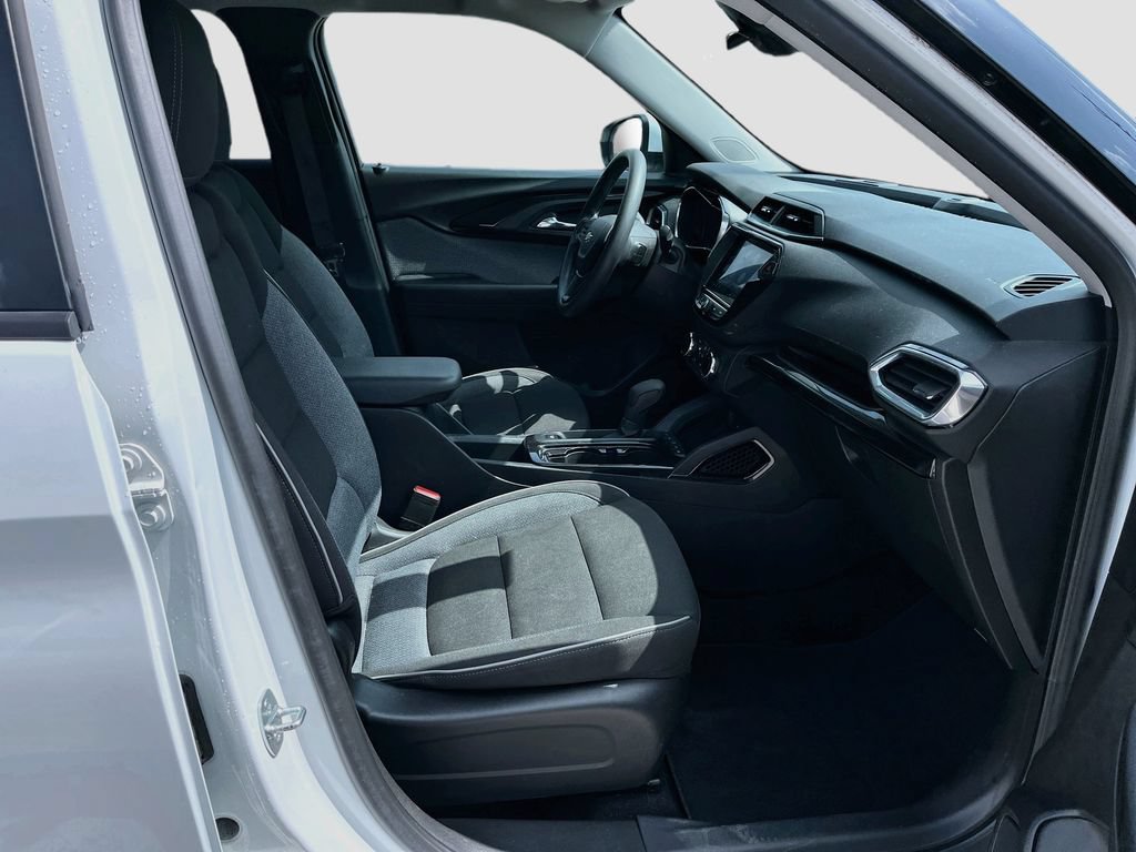 Used 2023 Chevrolet TrailBlazer LT w/ Convenience Package FWD image 26