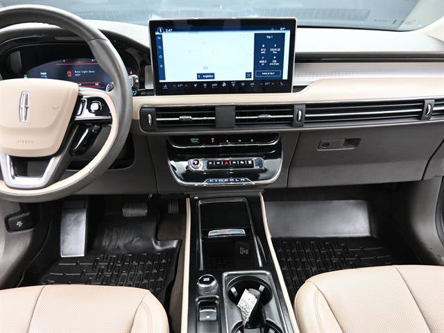 Used 2023 Lincoln Corsair FWD w/ Equipment Group 101A image 10