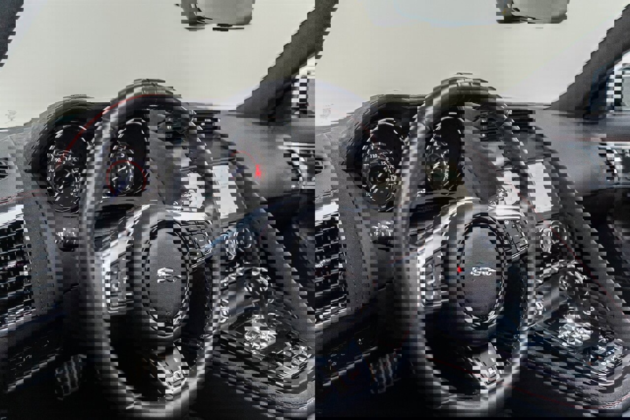 Used 2020 Jaguar F-TYPE SVR image 94