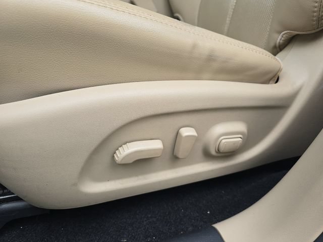 Used 2016 Nissan Pathfinder Platinum FWD image 23
