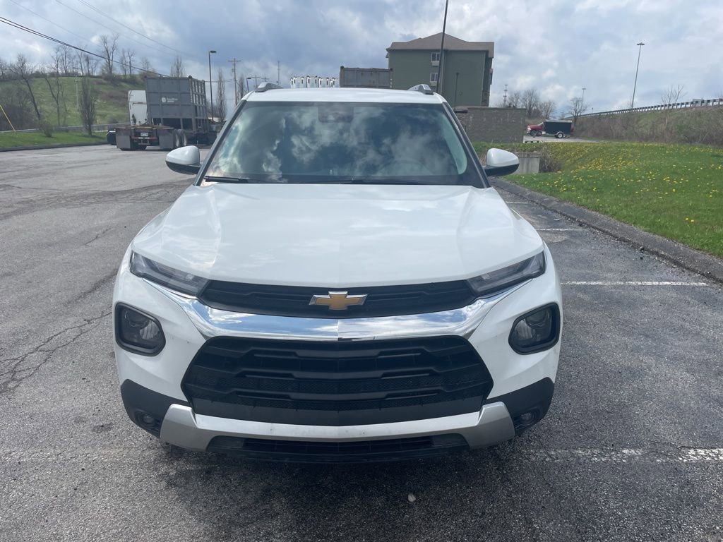 Used 2023 Chevrolet TrailBlazer LT image 2