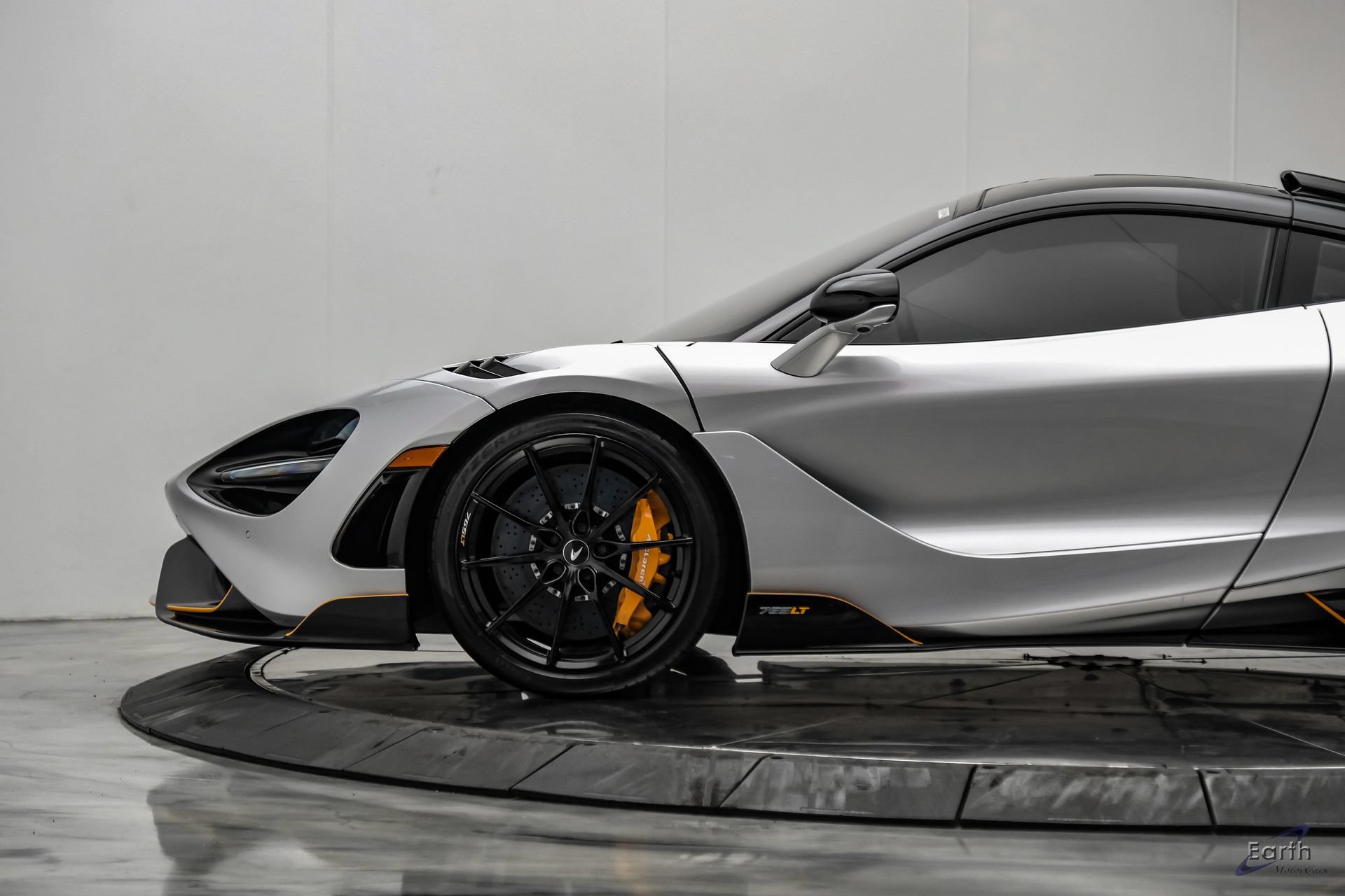Used 2021 McLaren 765LT RWD image 10