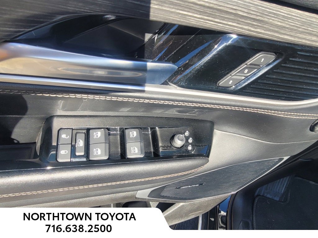 Used 2024 Jeep Wagoneer Series II w/ Flexible Seating Group RWD image 30