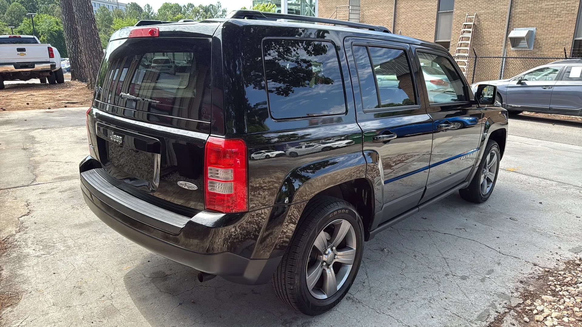 Used 2015 Jeep Patriot High Altitude AWD/4WD image 5