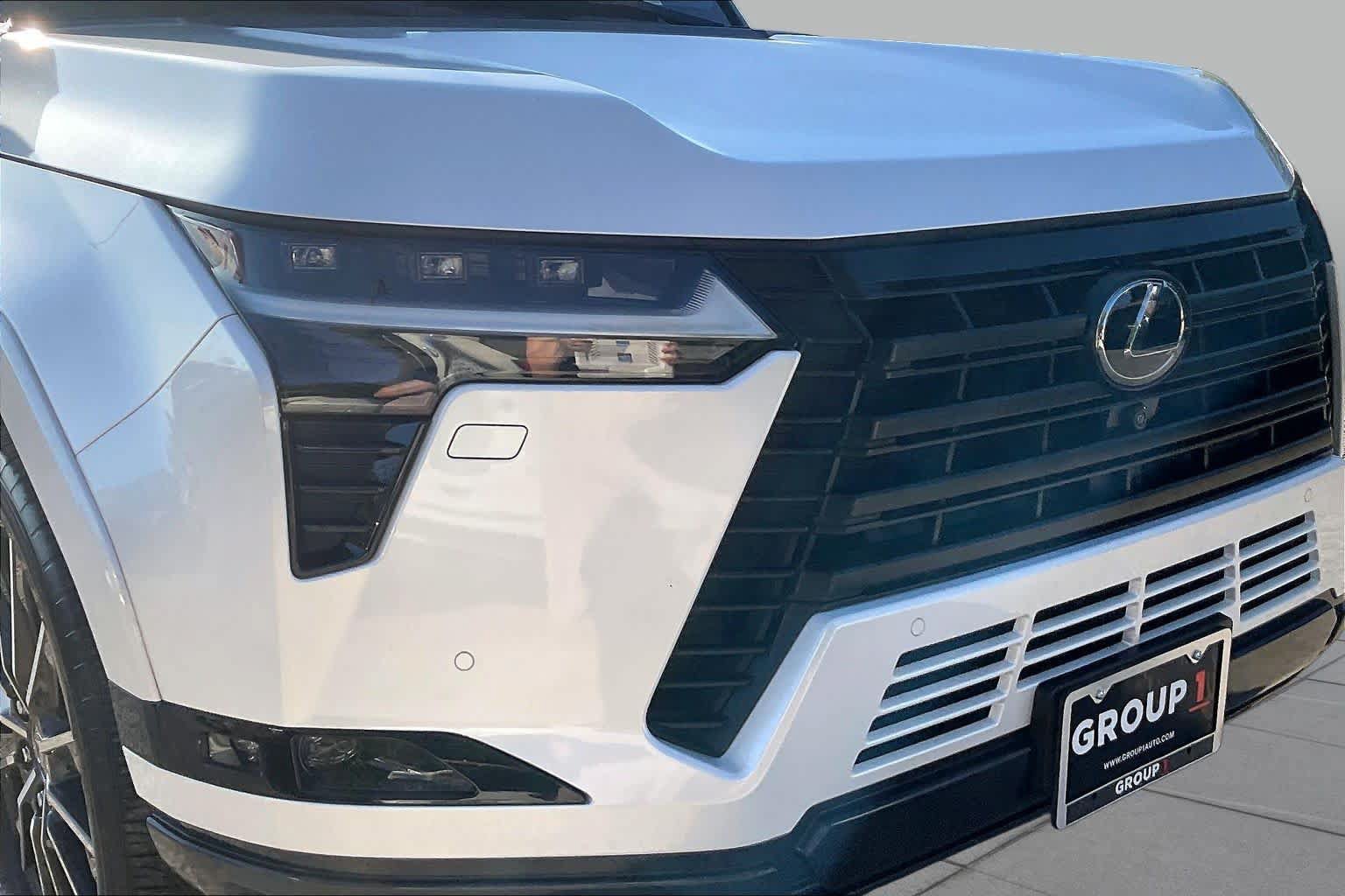 Used 2024 Lexus GX 550 w/ Accessory Package (Z1) AWD/4WD image 30