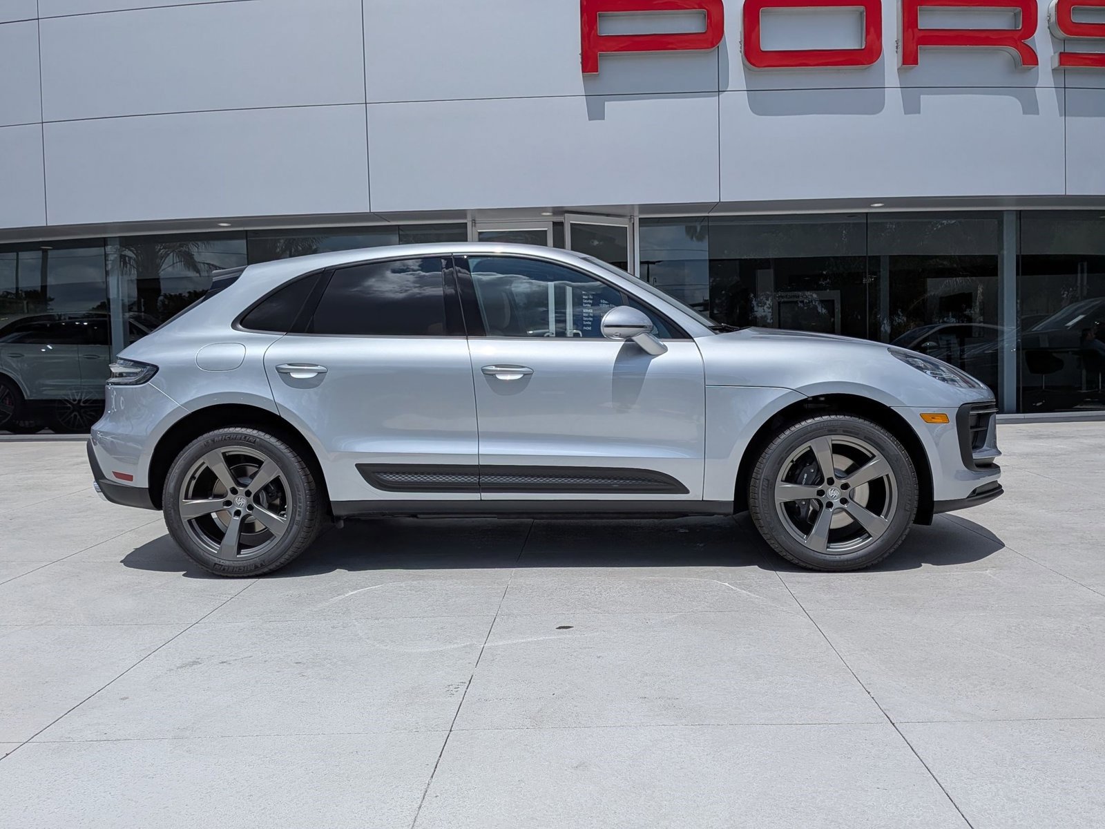 New 2026 Porsche Macan AWD/4WD image 8