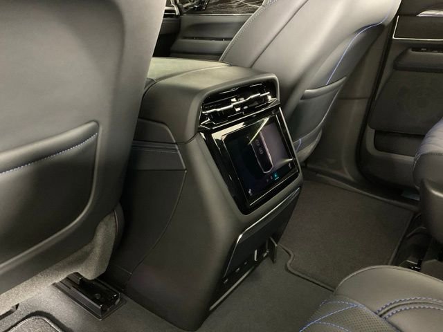 New 2025 Cadillac Escalade IQ Luxury 1 w/ Smart Trailering package image 18