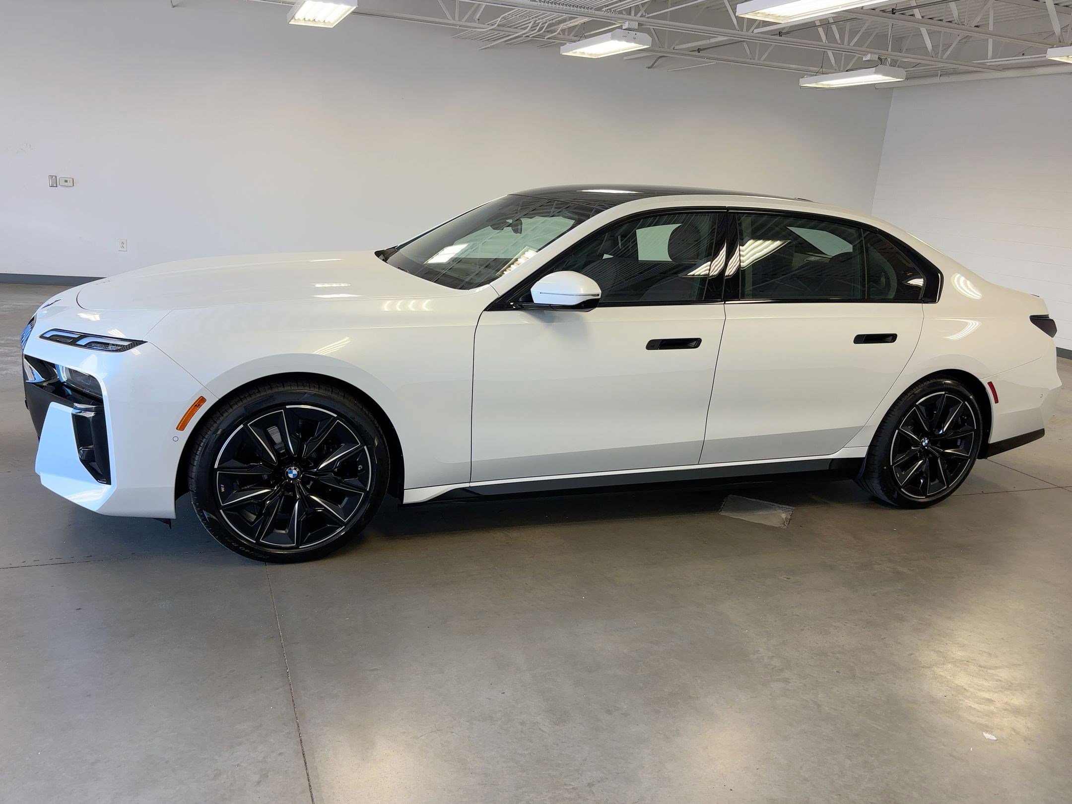 New 2026 BMW i7 eDrive50 w/ M Sport Package image 2