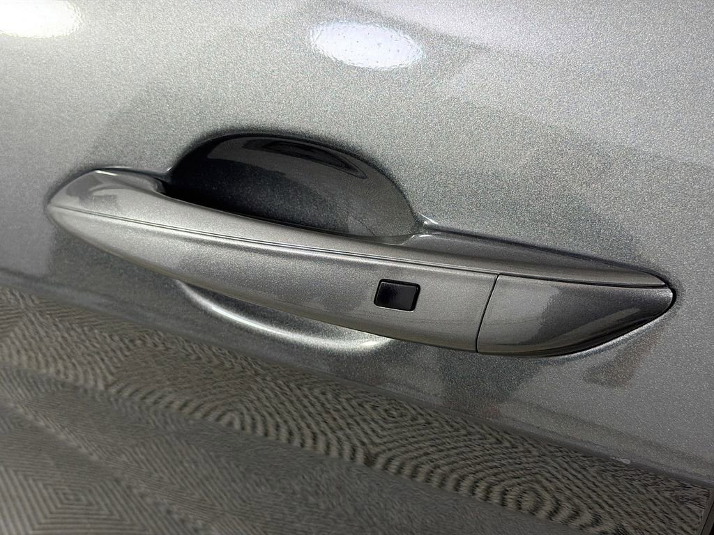 Used 2024 Hyundai Elantra SEL FWD image 31