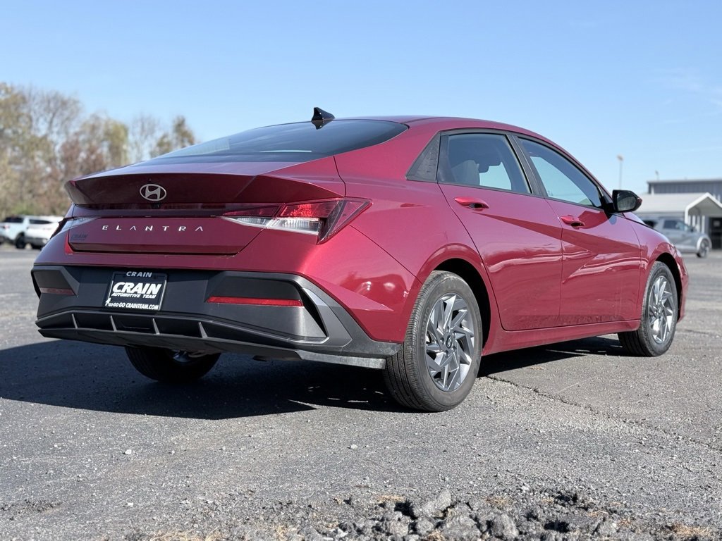 Used 2024 Hyundai Elantra SEL image 7
